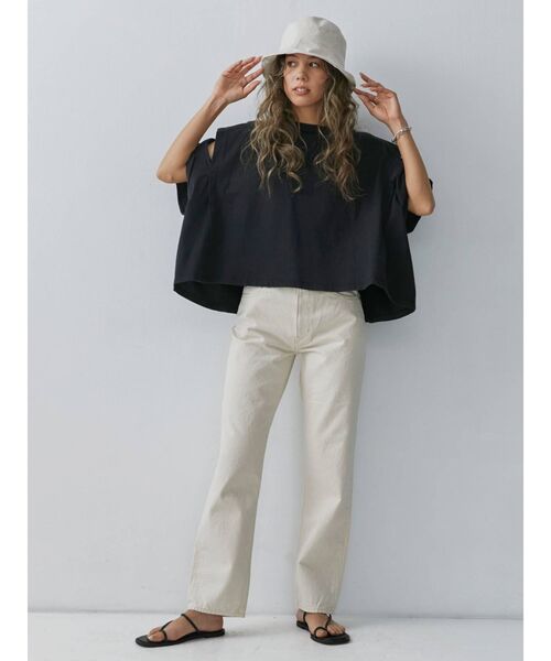 Ungrid（アングリッド）の「アシメフラットサンダル（サンダル・レディース・ブラック/オフホワイト・S/M/L）」の7枚目の写真