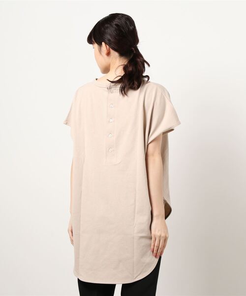 KOBE LETTUCE(コウベレタス)の「バックボタンオーバーサイズカットソートップス(Tシャツ/カットソー・レディース・オフホワイト/ベージュ/オリーブ/ブルー/ブラック/ブラウン/ブルー系・FREE)」の19枚目の写真
