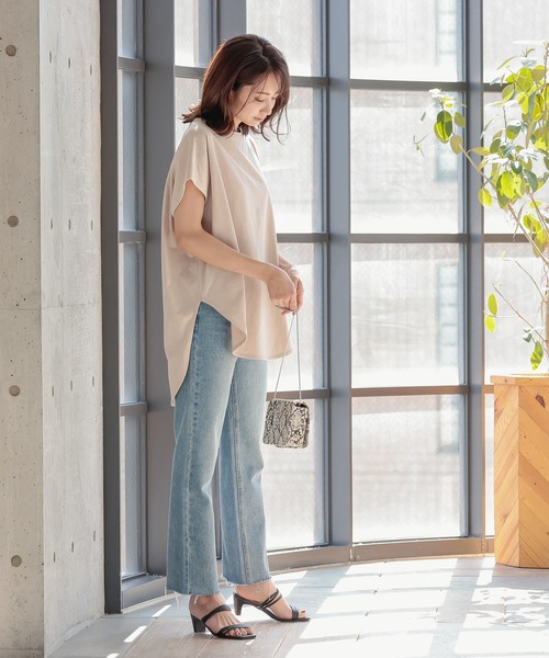 KOBE LETTUCE(コウベレタス)の「バックボタンオーバーサイズカットソートップス(Tシャツ/カットソー・レディース・オフホワイト/ベージュ/オリーブ/ブルー/ブラック/ブラウン/ブルー系・FREE)」の20枚目の写真