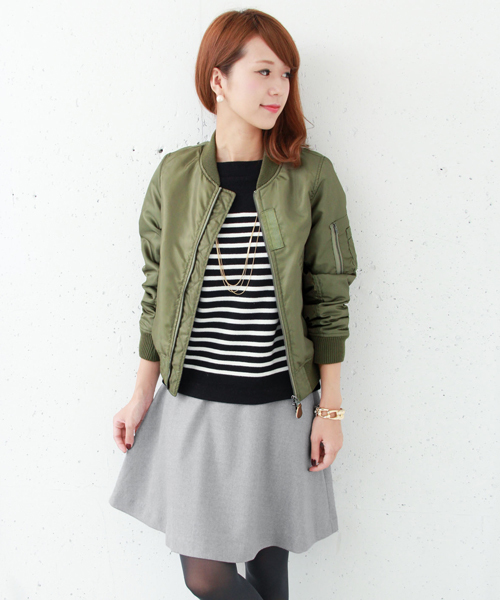 URBAN RESEARCH DOORS WOMENS(アーバンリサーチ ドアーズ ウィメンズ)の「DOORS サキソニーフレア膝丈スカート(スカート・レディース・グレー/カーキ/ネイビー・36/38)」の1枚目の写真