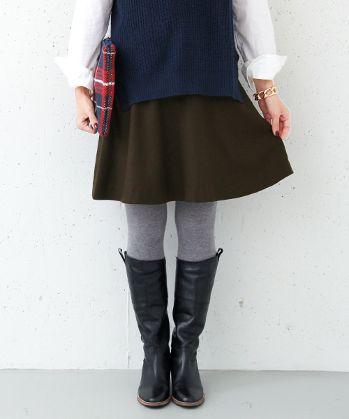 URBAN RESEARCH DOORS WOMENS(アーバンリサーチ ドアーズ ウィメンズ)の「DOORS サキソニーフレア膝丈スカート(スカート・レディース・グレー/カーキ/ネイビー・36/38)」の2枚目の写真