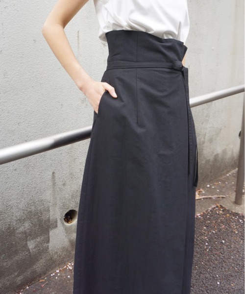 AZUL ENCANTO（アズールエンカント）の「前ラップ風スカート（スカート・レディース・ブラウン/ベージュ/ブラック/レッド・MEDIUM/SMALL）」の9枚目の写真