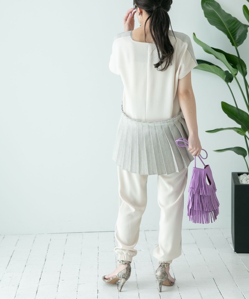 Eimee Law(エイミーロウ)の「バックプリーツトップス(その他トップス・レディース・ブラック/ライトベージュ・38)」の9枚目の写真
