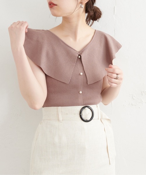 natural couture(ナチュラルクチュール)の「パール釦デザインひらっと衿ニット(ニット/セーター・レディース・アイボリー/ブラック/モカ/サックスブルー・FREE)」の4枚目の写真