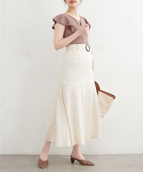 natural couture(ナチュラルクチュール)の「パール釦デザインひらっと衿ニット(ニット/セーター・レディース・アイボリー/ブラック/モカ/サックスブルー・FREE)」の6枚目の写真