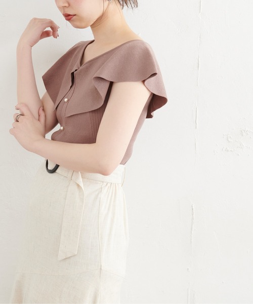 natural couture(ナチュラルクチュール)の「パール釦デザインひらっと衿ニット(ニット/セーター・レディース・アイボリー/ブラック/モカ/サックスブルー・FREE)」の20枚目の写真