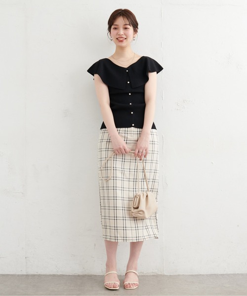 natural couture(ナチュラルクチュール)の「パール釦デザインひらっと衿ニット(ニット/セーター・レディース・アイボリー/ブラック/モカ/サックスブルー・FREE)」の14枚目の写真