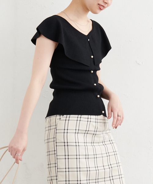 natural couture(ナチュラルクチュール)の「パール釦デザインひらっと衿ニット(ニット/セーター・レディース・アイボリー/ブラック/モカ/サックスブルー・FREE)」の22枚目の写真