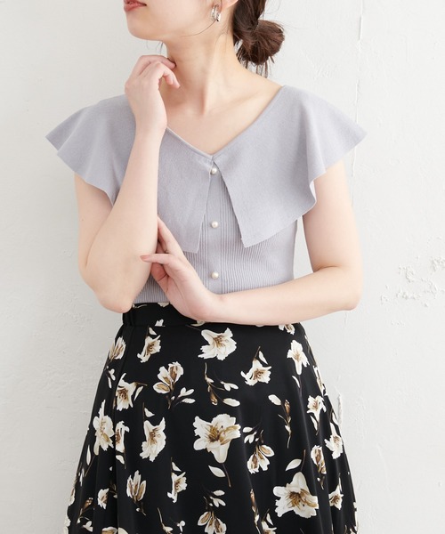 natural couture(ナチュラルクチュール)の「パール釦デザインひらっと衿ニット(ニット/セーター・レディース・アイボリー/ブラック/モカ/サックスブルー・FREE)」の12枚目の写真