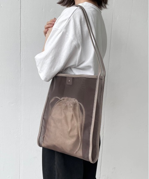 flaner（フラネ）の「シアートートバッグ【オリジナルロゴ巾着バッグ付き】（トートバッグ・レディース・ホワイト/ブラウン・FREE）」の2枚目の写真