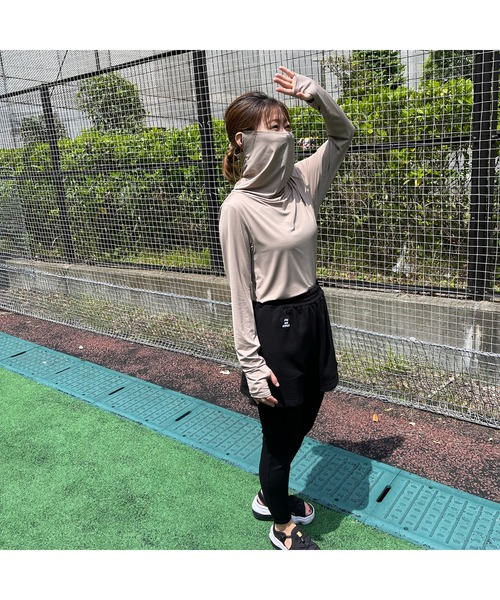 MATCH&more(マッチアンドモア)の「日焼け防止 フェイスカバー付き 長袖Tシャツ 接触冷感 ストレッチ(ゴルフグッズ・レディース・チャコールグレー/ホワイト/ブラック/ラベンダー/ネイビー/グレー/ダークグレー/ベージュ・MEDIUM/LARGE)」の6枚目の写真