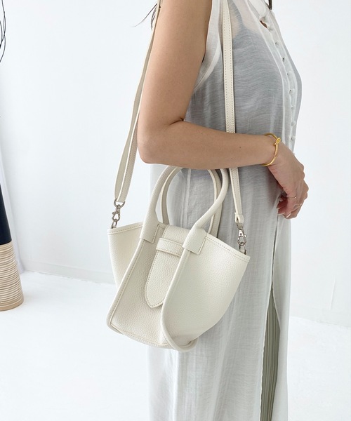 StyleSea(スタイルシー)の「2wayスクエアハンドバッグ (ストラップ付)(ハンドバッグ・レディース・ブラック/ネイビー/オフホワイト/カーキ/サックスブルー/ピンク/ブルー/ラベンダー/キャメル・FREE)」の13枚目の写真