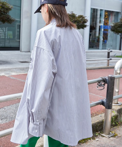 U.S. POLO ASSN.(ユーエスポロアッスン)の「U.S. POLO ASSN. /ユーエスポロアッスン 別注 ワンポイント刺繍ロゴ オーバーサイズ L/S バンドカラーブロード/デニム シャツ(シャツ/ブラウス・メンズ・ホワイト/ブラック/ネイビー/インディゴブルー/ブルー/ブルー系その他/ストライプ/グレイッシュベージュ/グレー/グリーン系・S/M/L)」の18枚目の写真