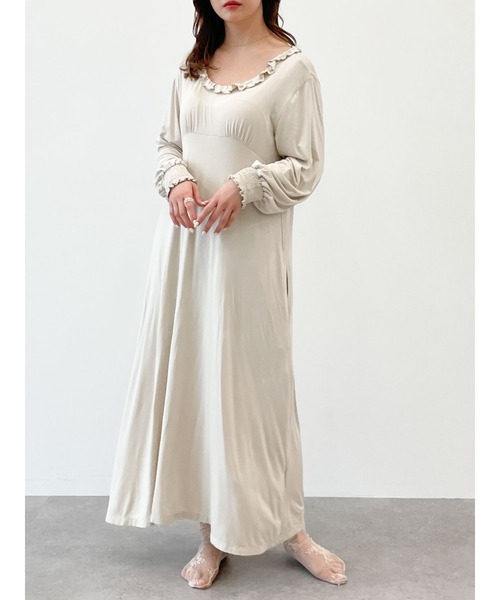 SLURR(スラ―)の「Feminine long onepiece(ルームウェア/パジャマ・レディース・ライトベージュ・FREE)」の18枚目の写真