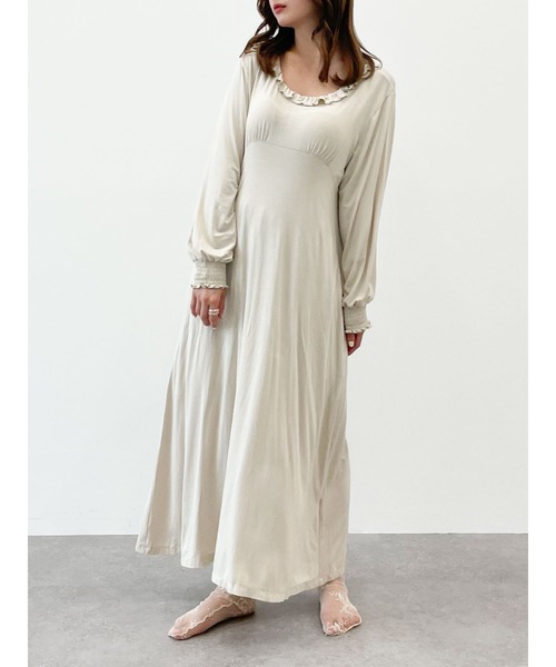 SLURR(スラ―)の「Feminine long onepiece(ルームウェア/パジャマ・レディース・ライトベージュ・FREE)」の19枚目の写真