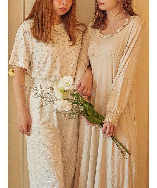 SLURR(スラ―)の「Feminine long onepiece(ルームウェア/パジャマ・レディース・ライトベージュ・FREE)」の6枚目の写真