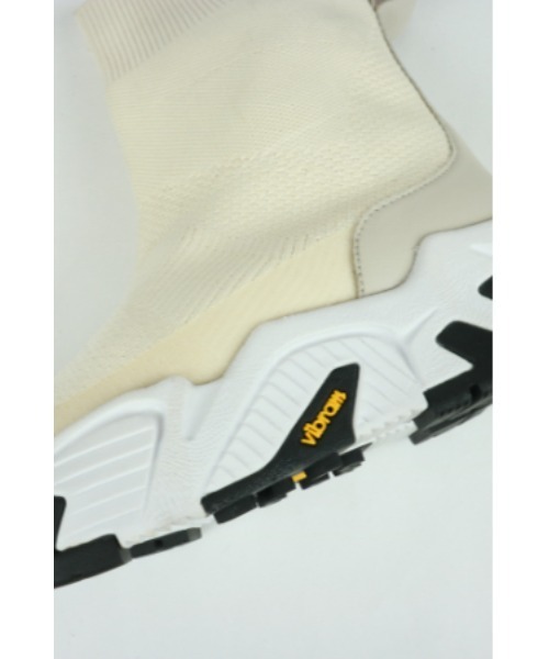 AULA AILA（アウラアイラ）の「ビブラムソールフライニットスニーカーブーツ（スニーカー・レディース・アイボリー/パープル/ブラック・37.5/35.5/36.5）」の9枚目の写真