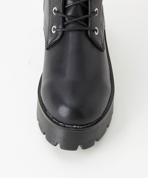 chumchum(チャムチャム)の「JINADICT/バルキーレースアップロングブーツ(ブーツ・レディース・ホワイト/ブラック・M/L/LL/S)」の13枚目の写真