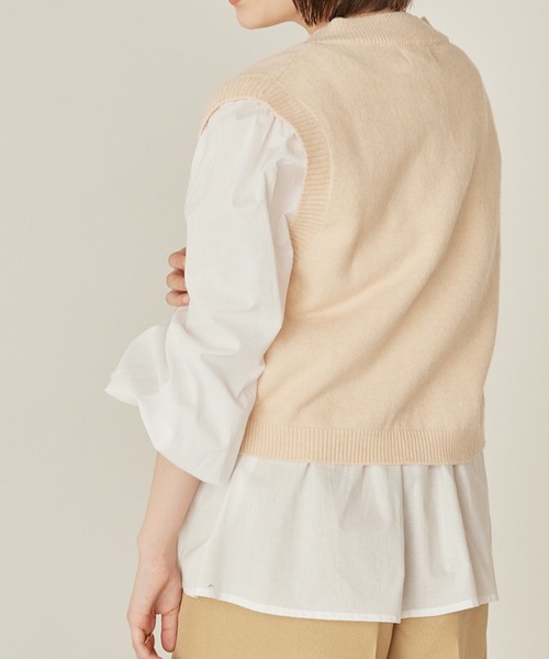 mikke（ミッケ）の「Vネックニットベスト（ベスト・レディース・ベージュ/グリーン・FREE）」の22枚目の写真