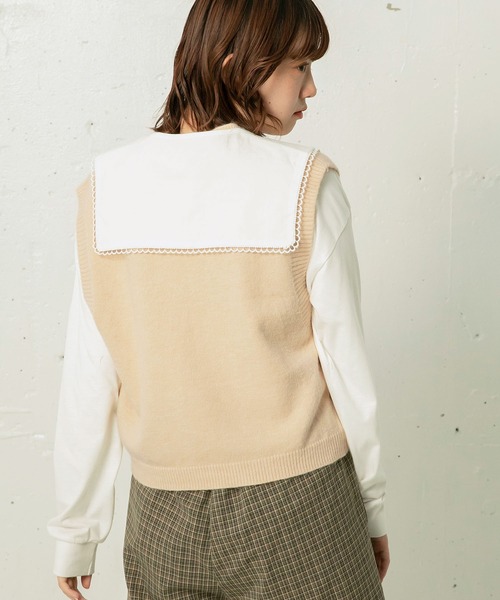 mikke（ミッケ）の「Vネックニットベスト（ベスト・レディース・ベージュ/グリーン・FREE）」の17枚目の写真