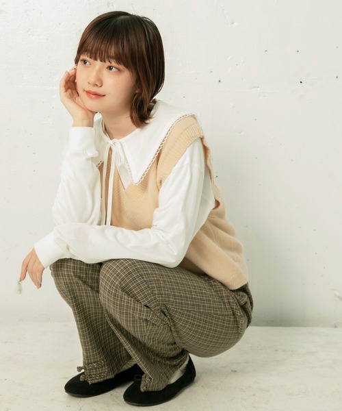 mikke（ミッケ）の「Vネックニットベスト（ベスト・レディース・ベージュ/グリーン・FREE）」の16枚目の写真