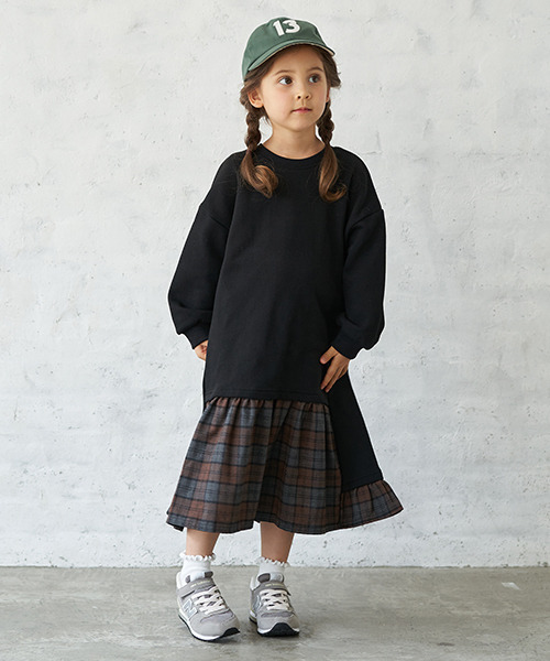 b・ROOM(ビールーム)の「裾チェック使いスウェットワンピース(ワンピース・キッズ・エンジ/ブラウン/グリーン/ブラック・90cm/100cm/120cm/110cm/130cm)」の18枚目の写真