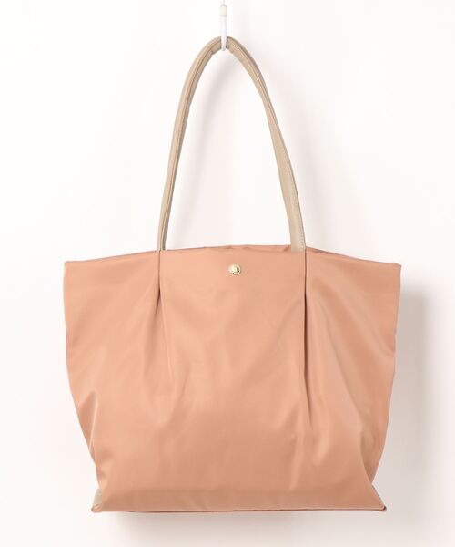 and it_（アンドイット）の「【Legato Largo】撥水微光沢ナイロン PC収納トート（ショルダーバッグ・レディース・ネイビー/ピンクベージュ/ブラック/グレー/ベージュ/ライトブラウン・FREE）」の6枚目の写真