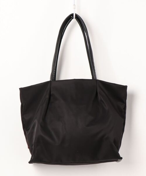 and it_（アンドイット）の「【Legato Largo】撥水微光沢ナイロン PC収納トート（ショルダーバッグ・レディース・ネイビー/ピンクベージュ/ブラック/グレー/ベージュ/ライトブラウン・FREE）」の9枚目の写真