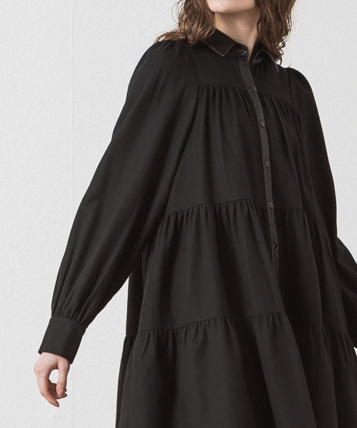 ALLUMER(アリュメール)の「ティアードミニワンピース(ワンピース・レディース・ブラック/チャコール・1)」の8枚目の写真