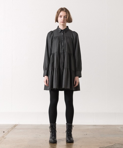 ALLUMER(アリュメール)の「ティアードミニワンピース(ワンピース・レディース・ブラック/チャコール・1)」の7枚目の写真