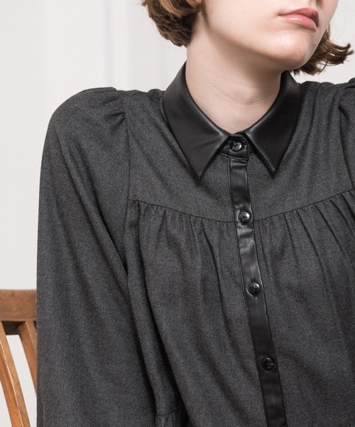 ALLUMER(アリュメール)の「ティアードミニワンピース(ワンピース・レディース・ブラック/チャコール・1)」の11枚目の写真