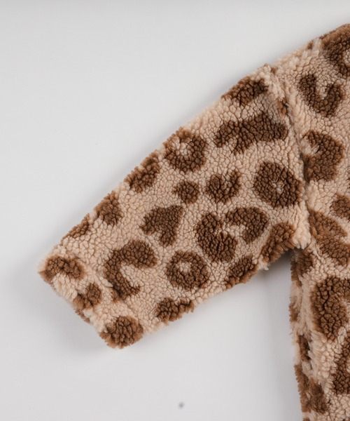 CIAOPANIC TYPY（チャオパニックティピー）の「【KIDS】【ZOZOTOWN限定】レオパードアニマルボアカーディガン（ノーカラージャケット・キッズ・ブラック/ベージュ/オフホワイト・SMALL/X-LARGE/MEDIUM/XX-LARGE/LARGE）」の4枚目の写真