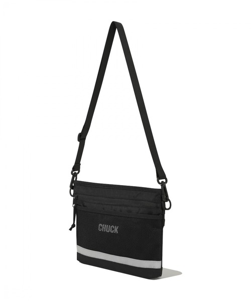 CHUCK(チャック)の「CHUCK/Sacoche Bag 2238930(ショルダーバッグ・レディース・ブラック・FREE)」の4枚目の写真