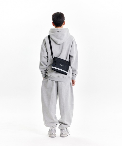 CHUCK(チャック)の「CHUCK/Sacoche Bag 2238930(ショルダーバッグ・レディース・ブラック・FREE)」の16枚目の写真