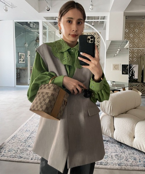 Ameri(アメリ)の「2WAY LADY BLOUSE WITH VEST(シャツ/ブラウス・レディース・ホワイト/ブラウン/グリーン・FREE)」の6枚目の写真