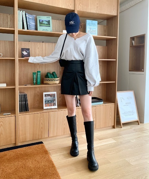 chuu（チュー）の「CHUU ピンタックレザーミニskirt（スカート・レディース・ベージュ/ブラック・MEDIUM/SMALL）」の20枚目の写真