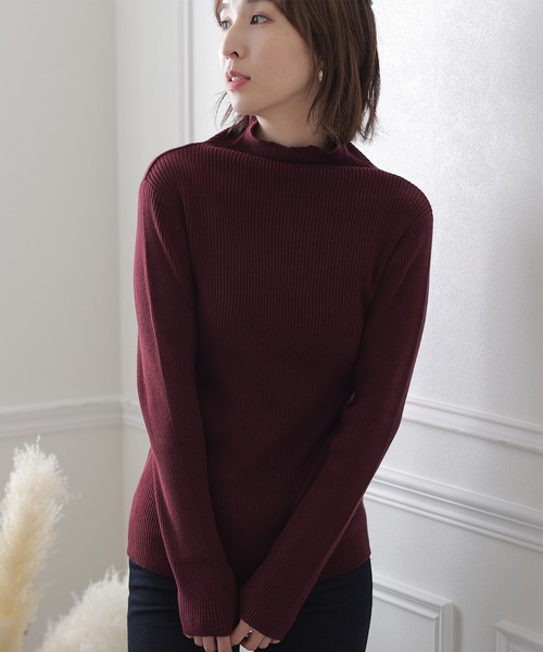 ElegChic(エレグシック)の「ハイネックスリムリブニット(ニット/セーター・レディース・ブラック/ダークグリーン/ボルドー/杢グレー/グレイッシュベージュ/オフホワイト・MEDIUM/X-LARGE/XXX-LARGE)」の6枚目の写真