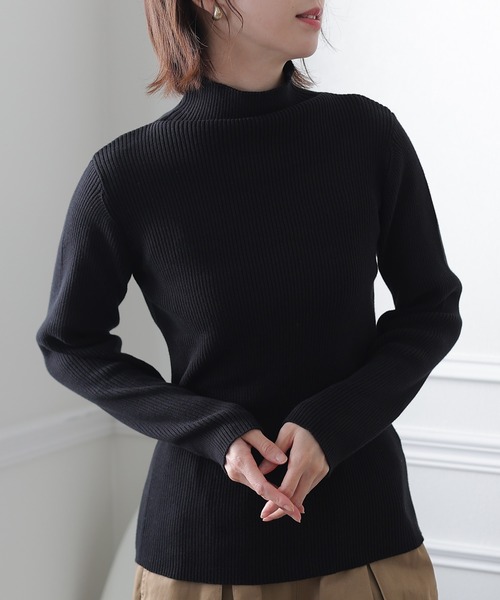 ElegChic(エレグシック)の「ハイネックスリムリブニット(ニット/セーター・レディース・ブラック/ダークグリーン/ボルドー/杢グレー/グレイッシュベージュ/オフホワイト・MEDIUM/X-LARGE/XXX-LARGE)」の7枚目の写真