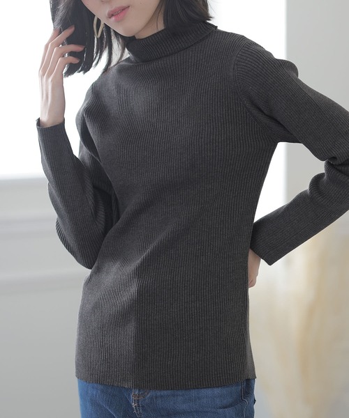 ElegChic(エレグシック)の「ハイネックスリムリブニット(ニット/セーター・レディース・ブラック/ダークグリーン/ボルドー/杢グレー/グレイッシュベージュ/オフホワイト・MEDIUM/X-LARGE/XXX-LARGE)」の11枚目の写真