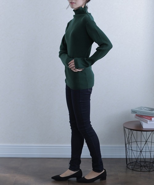 ElegChic(エレグシック)の「ハイネックスリムリブニット(ニット/セーター・レディース・ブラック/ダークグリーン/ボルドー/杢グレー/グレイッシュベージュ/オフホワイト・MEDIUM/X-LARGE/XXX-LARGE)」の18枚目の写真