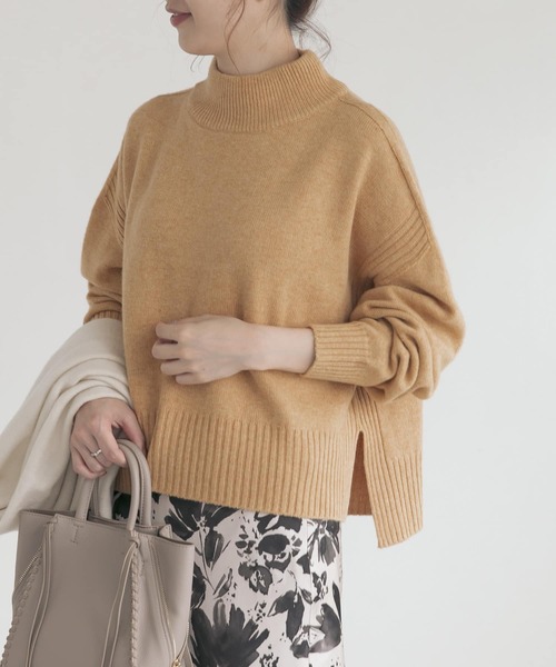 URBAN RESEARCH ROSSO（アーバンリサーチロッソ）の「ショートデザインホールニット（ニット/セーター・レディース・モカ/ベージュ系その他/ブルー系その他・FREE）」の2枚目の写真