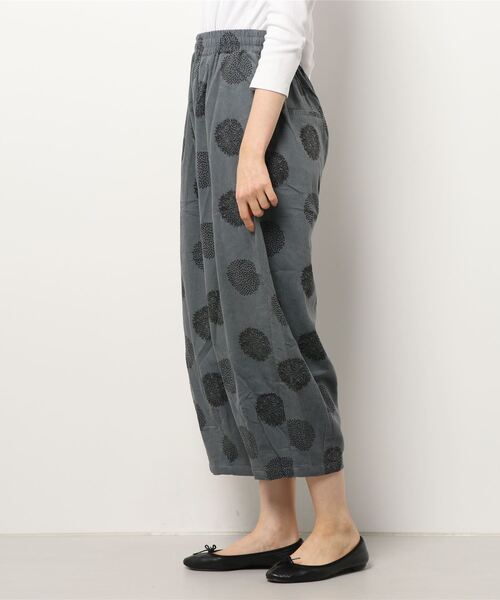 CERCA(チェルカ)の「BD/総柄 細リブ ワイドパンツ(その他パンツ・レディース・その他1/その他2/その他3/その他4・MEDIUM)」の5枚目の写真