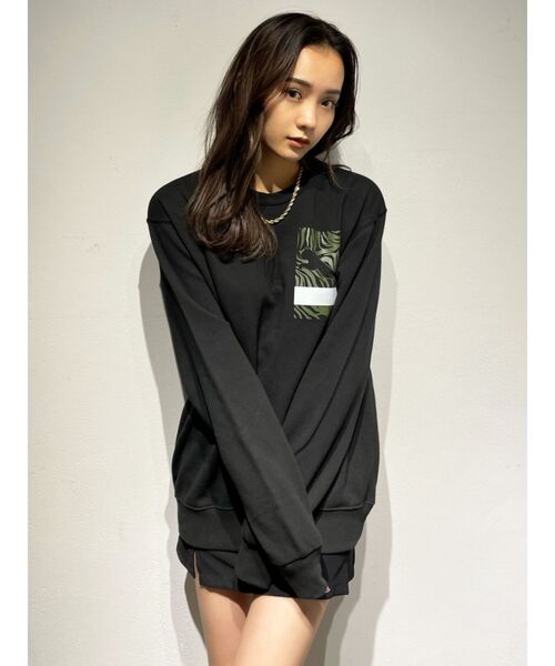 PUMA（プーマ）の「【EMODA×PUMA】アニマルパターントップス（Tシャツ/カットソー・レディース・ブラック/グレー・FREE）」の2枚目の写真