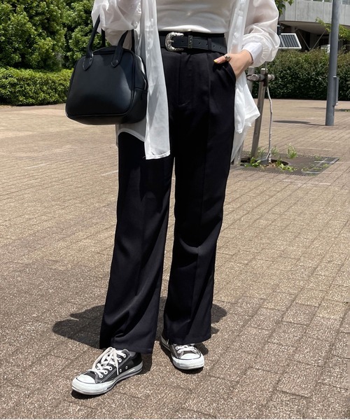 PairPair(ペアペア)の「カラーフレアパンツ(スラックス・レディース・ブラック/パープル/イエロー/アイボリー/スモークピンク・SMALL/MEDIUM)」の2枚目の写真