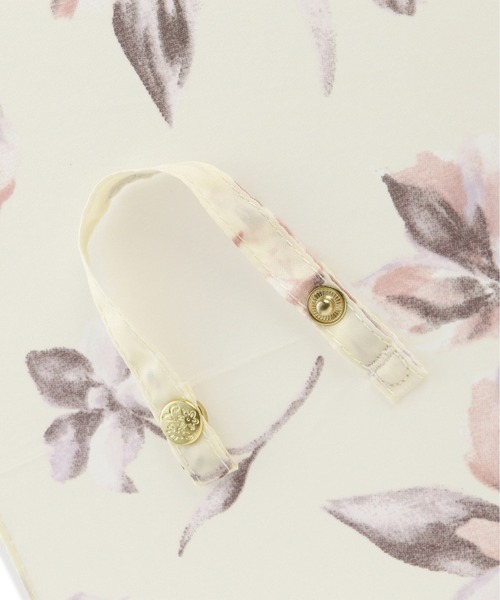 NATURAL BEAUTY BASIC（ナチュラルビューティーベーシック）の「シアーフローラアンブレラ（長傘・レディース・ホワイト/イエロー・ﾌﾘ-）」の8枚目の写真
