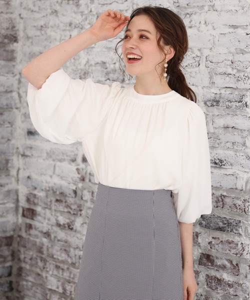 ASTORIA ODIER（アストリアオディール）の「バックリボンボリュームスリーブブラウス（シャツ/ブラウス・レディース・ホワイト/ブラック/ピンク/ラベンダー/ブラウン・MEDIUM）」の6枚目の写真