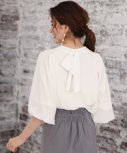 ASTORIA ODIER（アストリアオディール）の「バックリボンボリュームスリーブブラウス（シャツ/ブラウス・レディース・ホワイト/ブラック/ピンク/ラベンダー/ブラウン・MEDIUM）」の7枚目の写真