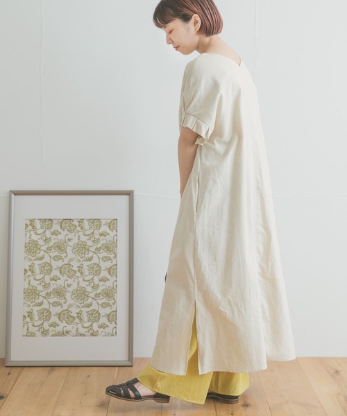 ITEMS URBANRESEARCH(アイテムズ アーバンリサーチ)の「オリガミタックリネンワンピース(ワンピース・レディース・ライトベージュ/ブラック/モカ/グリーン・FREE)」の1枚目の写真