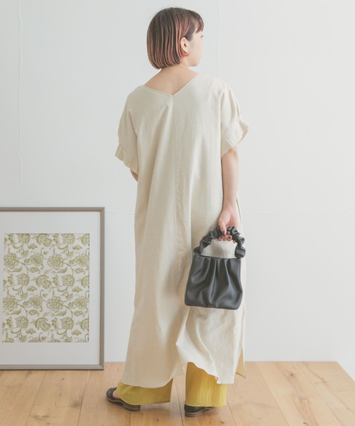 ITEMS URBANRESEARCH(アイテムズ アーバンリサーチ)の「オリガミタックリネンワンピース(ワンピース・レディース・ライトベージュ/ブラック/モカ/グリーン・FREE)」の7枚目の写真