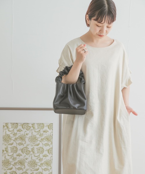 ITEMS URBANRESEARCH(アイテムズ アーバンリサーチ)の「オリガミタックリネンワンピース(ワンピース・レディース・ライトベージュ/ブラック/モカ/グリーン・FREE)」の11枚目の写真